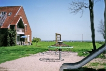 Spielplatz am Haus